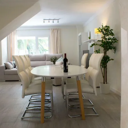La Carihuela - Torremolinos Alquiler De Casa Vacacional Malaga Exterior foto